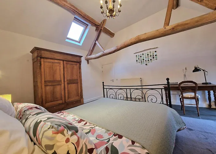 Casa de Férias De La Ferme De Seron - De Charme à La Campagne Avec Sauna