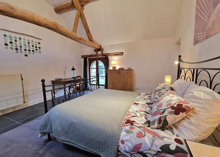 Casa de Férias De La Ferme De Seron - De Charme à La Campagne Avec Sauna